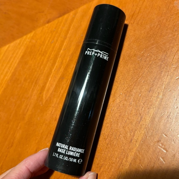 MAC Prep + Prime Natural Radiance Illuminating Primer - Picture 6 of 16